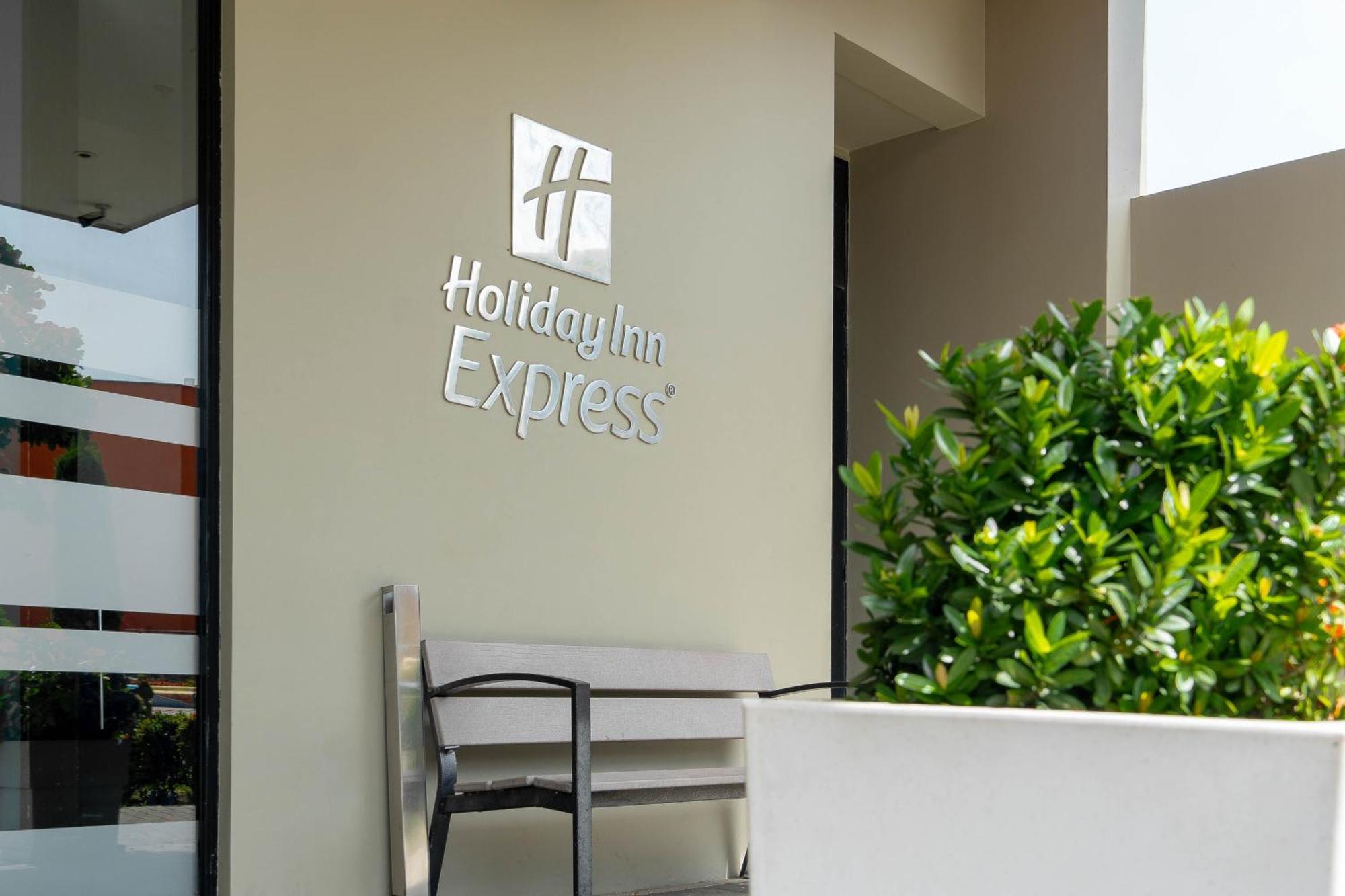 Holiday Inn Express Yopal, An Ihg Hotel Exterior photo